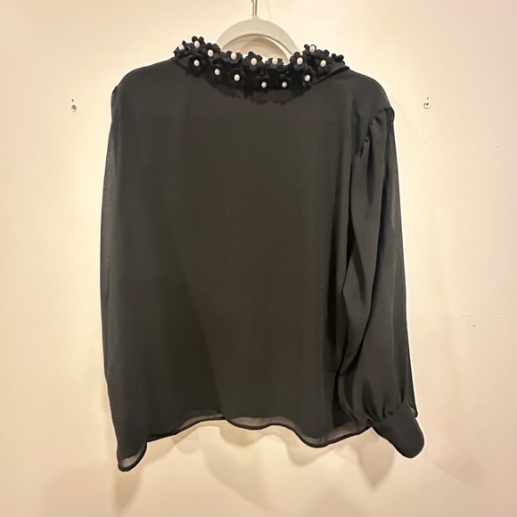 CeCe Women's Floral-Appliqué Collared Long-Sleeve Blouse - Picture 3 of 3